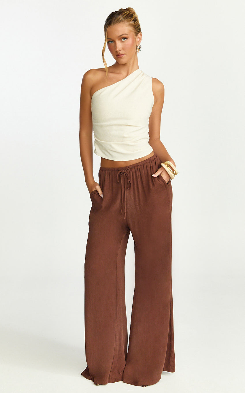 Makenna Pants - Wide Leg Crinkle Pants in Chocolate